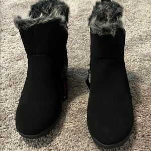 Khombu Black and Gray Winter Boots